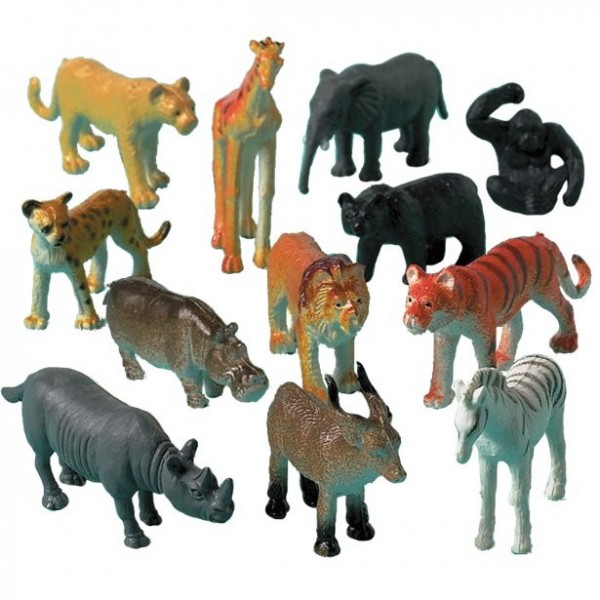 8 plastic animals giveaways