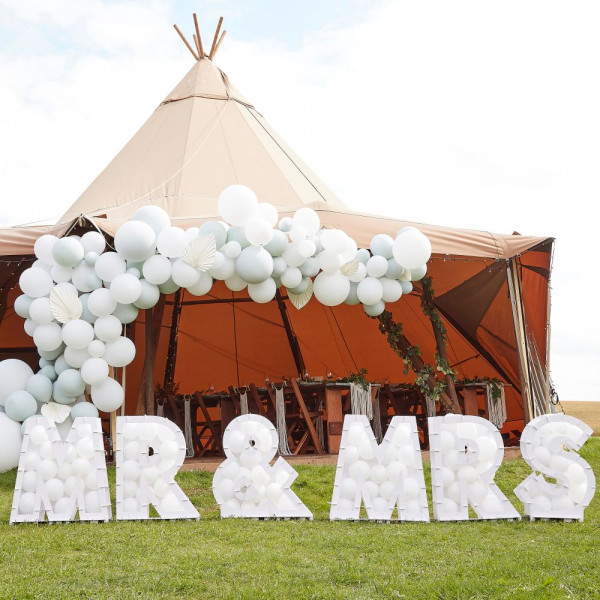 MR & MRS inflatable balloon stands