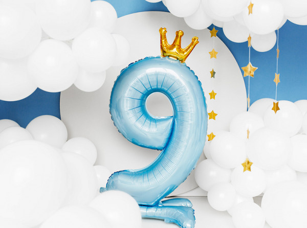 Babyblauw nummer 9 staande folieballon
