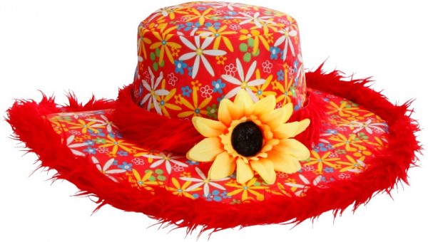 Chapeau rouge avec des fleurs
