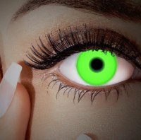 Voorvertoning: Neon groene UV-contactlenzen
