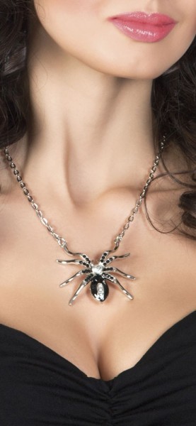 Ragnala spider necklace in silver