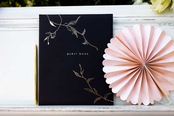 Guest book Harmony black
